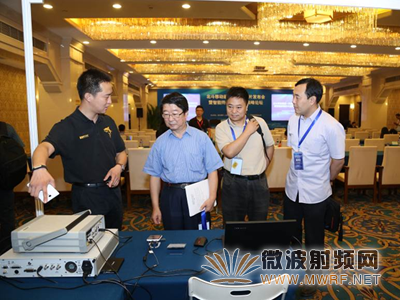 電信研究院于生多副院長參觀展臺