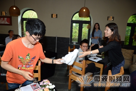 一起來拼圖：史上最歡樂的是德科技發布會