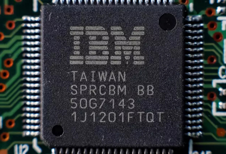 IBM將制造5納米芯片 指甲大小能集成300億個(gè)晶體管